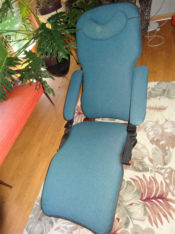 BANANA Chair Company Recliner / Lounge Chair / Chaise * Made in England